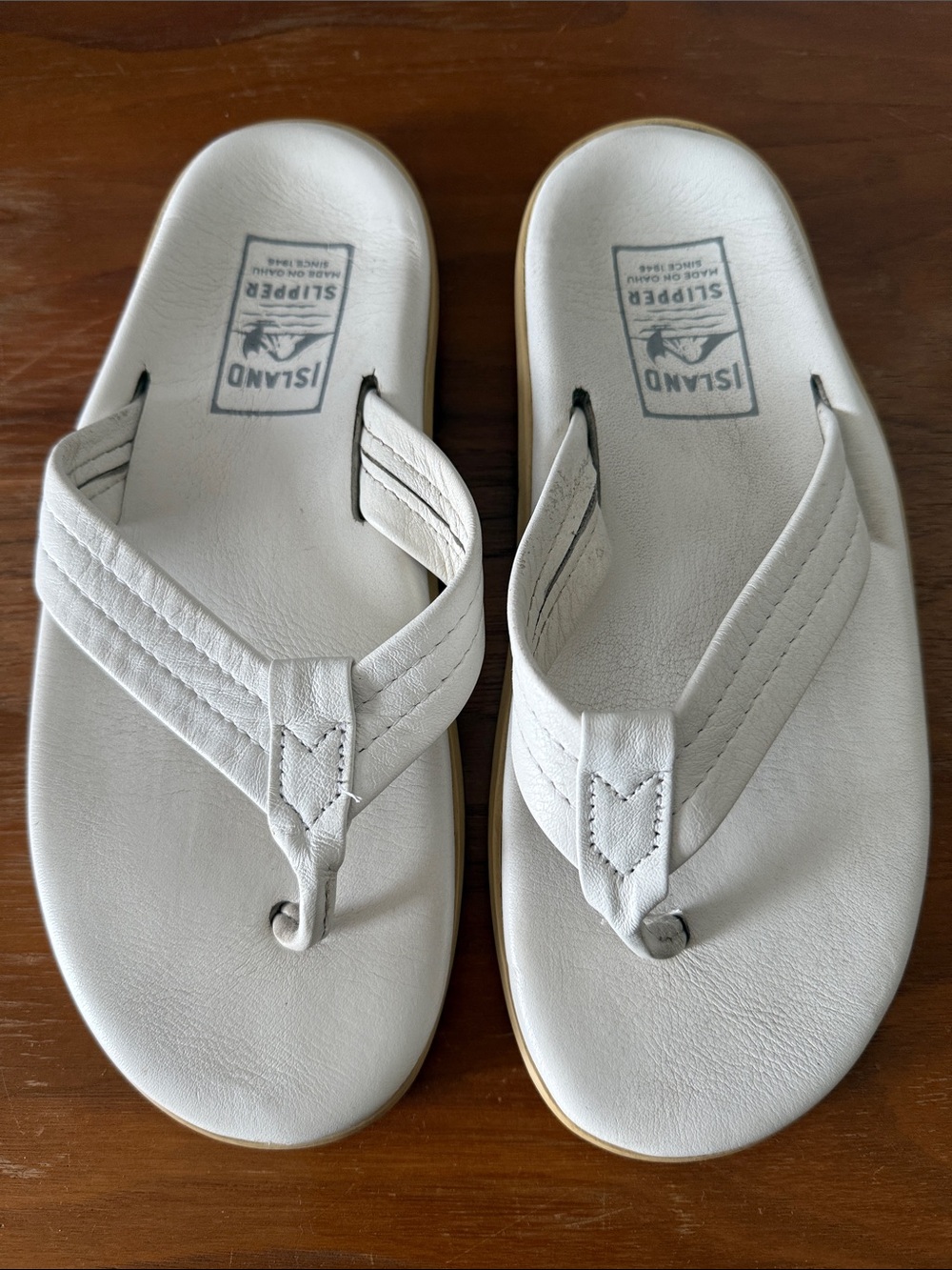 Island Slipper Leather Flip Flops M8/W9
